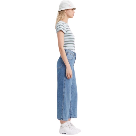Levi’s Mile High Wide Leg Women’s Jean in FYI Light Wash - Picture 3 of 13
